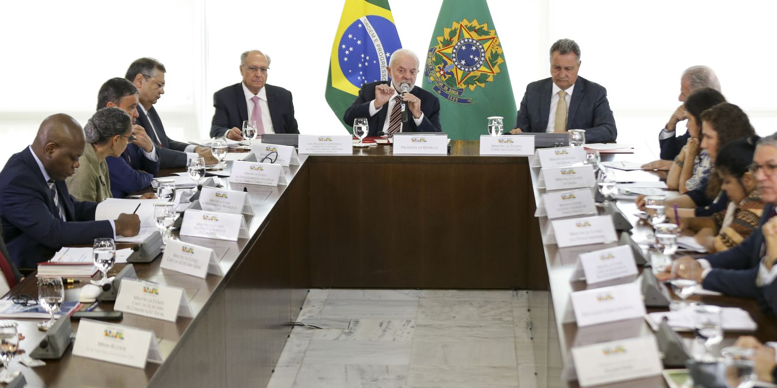 Lula defende uso do poder da máquina pública contra garimpo ilegal