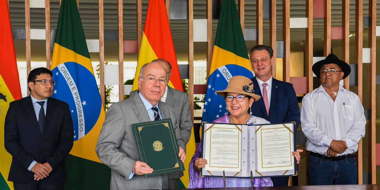 brasil-e-bolivia-assinam-acordo-para-ampliar-producao-de-fertilizantes