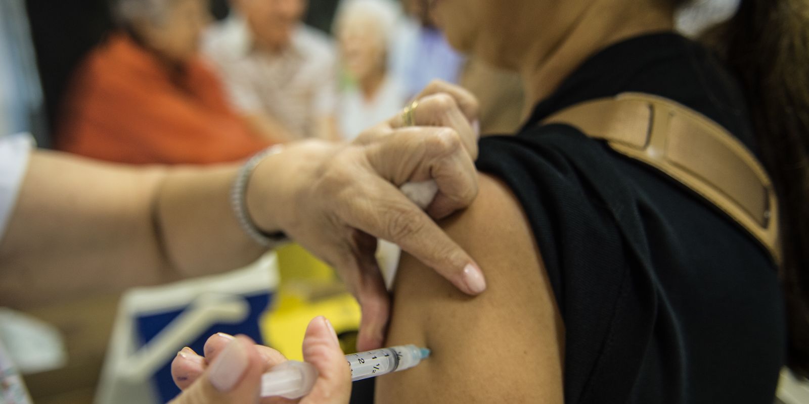 rio-inicia-vacinacao-contra-gripe-em-grupos-prioritarios
