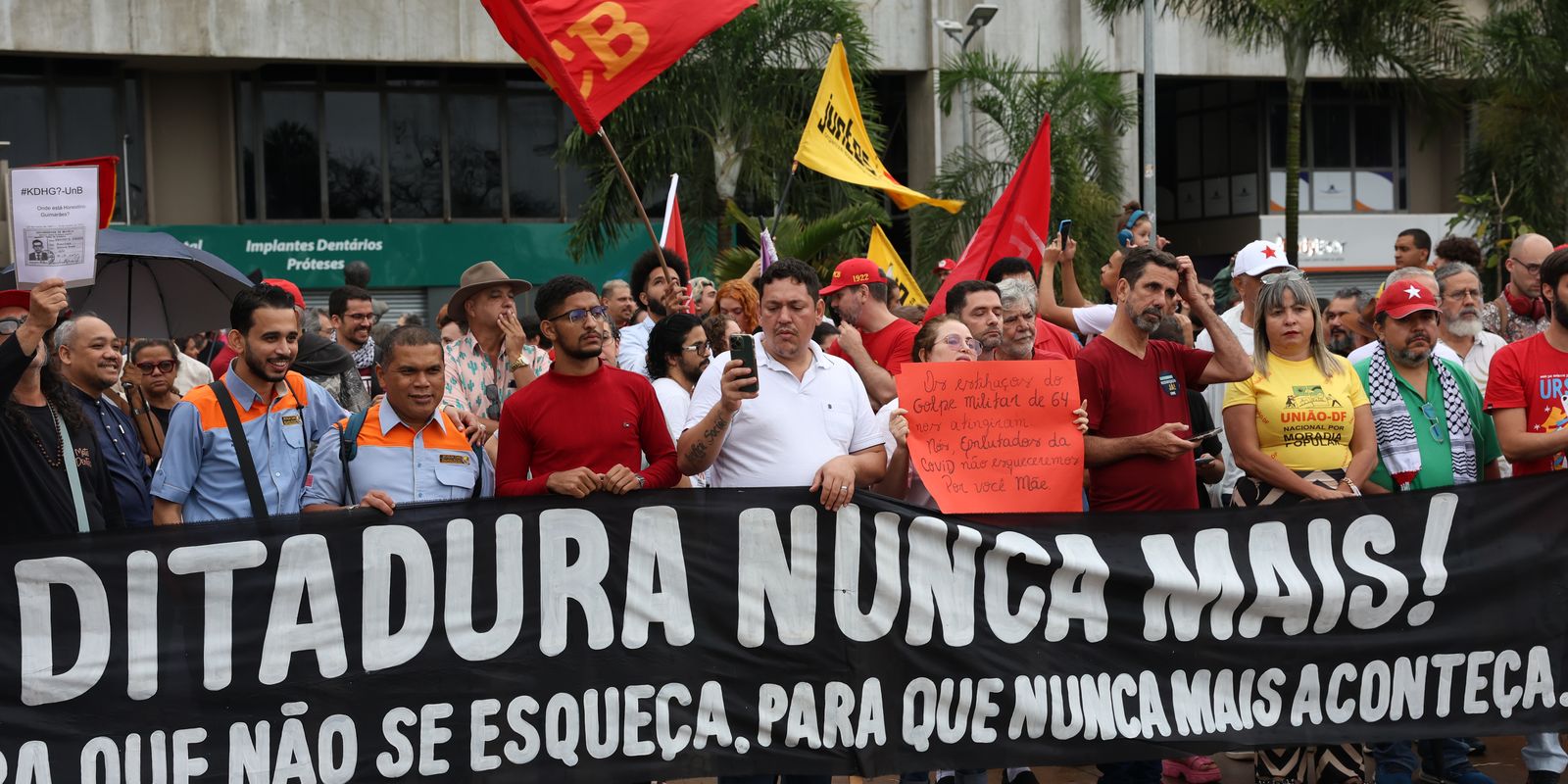 ativistas-promovem-atos-em-defesa-da-democracia-brasileira